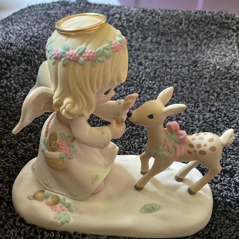 Precious Moments “Christmas is sharing” figurine